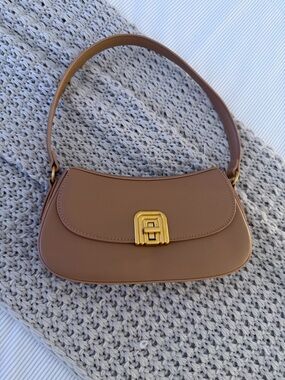 Miztique Tan Shoulder Bag with Gold Lock